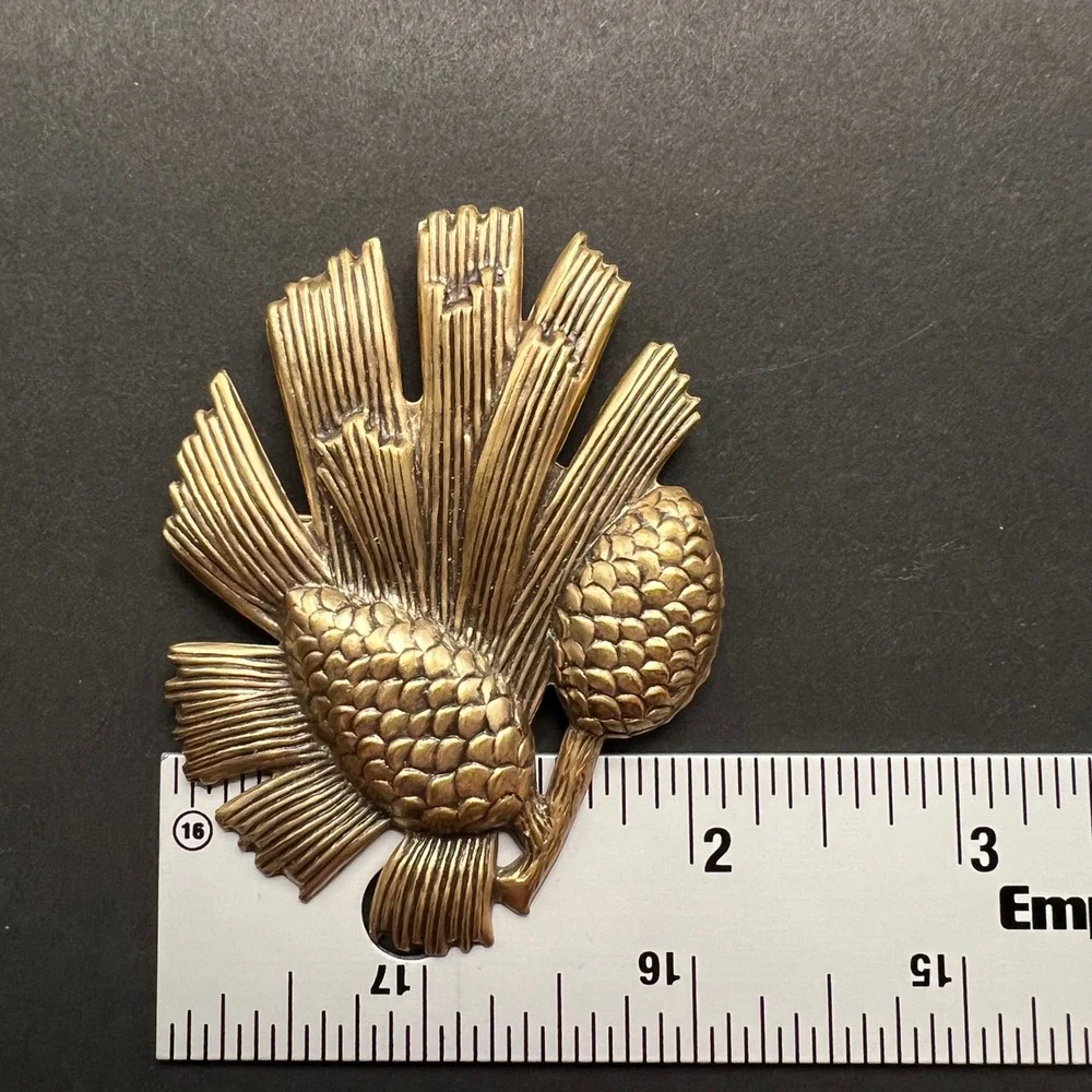 Vintage Pinecone Brooch Brass Gold Tone Nature Antiqued Woodland Cottage‎